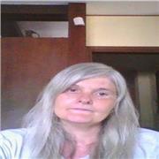 Laureata in informatica e insegnante da anni propone lezioni di informatica e materie scientifiche